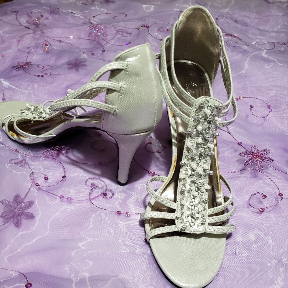 Size  8 1/2   High Heels